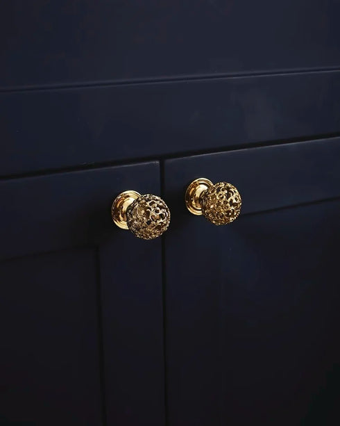 JAYA French Vintage Brass Filigree Cabinet Knobs Gold Openwork Spherical Drawer Pulls for Wardrobe Dresser Cupboard Furniture